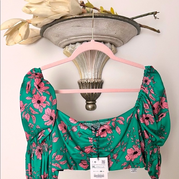 ZARA - Green and pink floral crop top w/ puffed sleeves - Picture 2 of 5